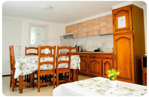 Les Stades Apartment | Qhome 5 - F3 confortable entre Paris et Disney - Parking privé