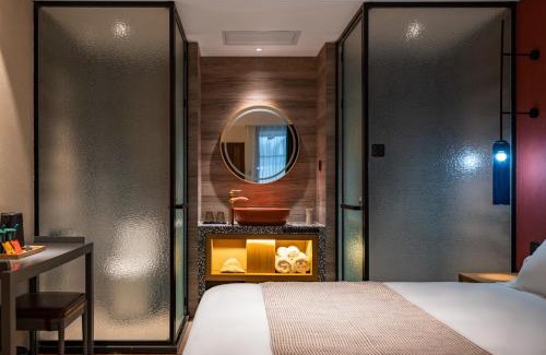 Wangfujing Shopping Area Hotel | Qiuguo Hutong Courtyard Hotel