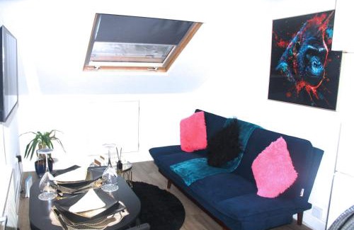 Brixton Apartment | Qties Luxury Home
