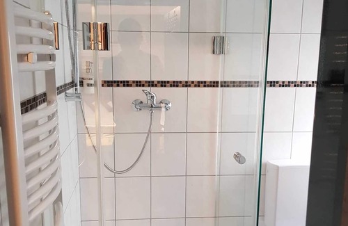 Hannoversch Munden House | Quadruple Room (1 double bed, 2 single beds), incl. Breakfast - Hotel Im Anker