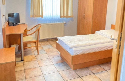 Rhein-Erft-Kreis District House | Quadruple room - HV Vintage Hotels & Investments GmbH