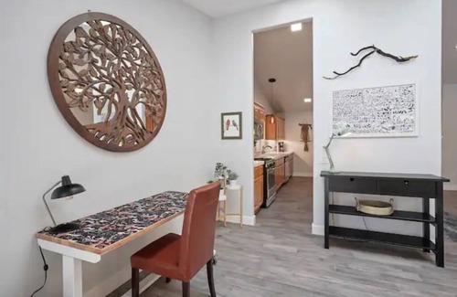Bend House | Quail Park Haven in NW! King Beds & Hot Tub