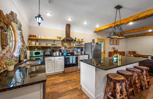 Kodak RV Rental | Quail's Landing – A Hobbit Hole! Kodak, TN, short drive from the Great Smokies!
