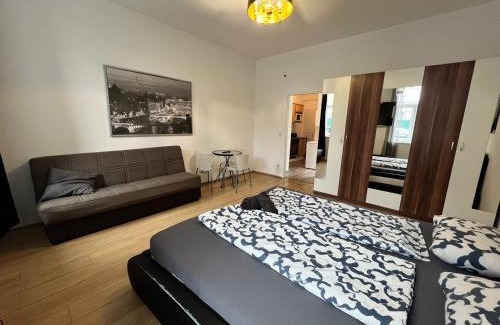 Simmering Apartment | Quaint 1BR in Simmering -Well-suited for Longstays