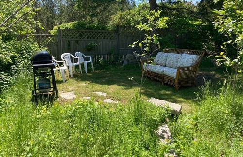Hancock House | *Quaint 3-Bedroom Cape* Walk to reversing falls!