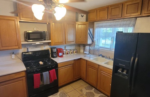 Lawton House | Quaint and cozy cottage!