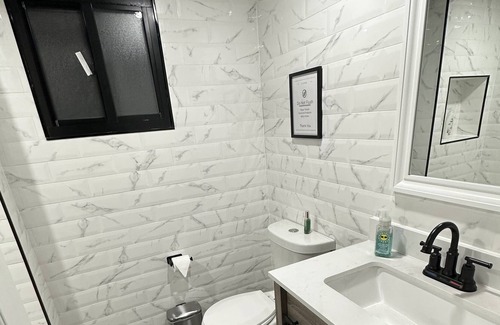 Queens Apartment | Quaint apartment near JFK