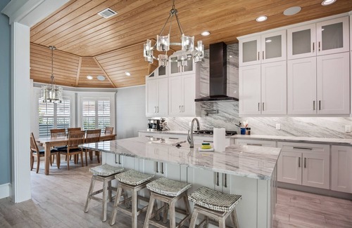 Avalon Beach Estates House | Quaint Beach Home | Private Beach | 1 Min Walk To Community Pool & Tennis!
