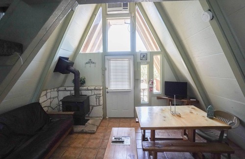 Concan Cabin | Quaint cabin located near the Frio River