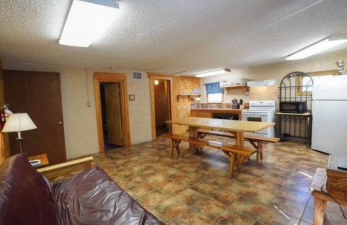 Concan Cabin | Quaint cabin located on the Frio River