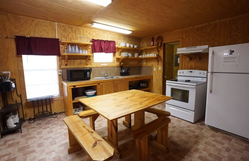 Concan Cabin | Quaint cabin located on the Frio River