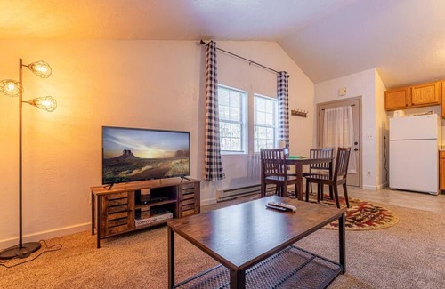 Christopher Creek House | Quaint condo retreat 12 Ridgeview Condo