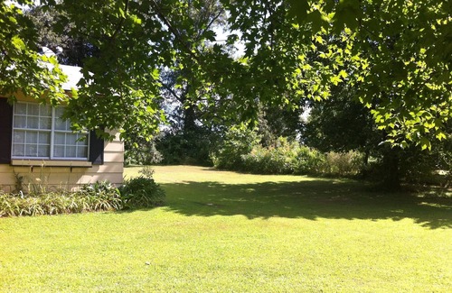 Fredericktown Cottage | Quaint Cottage ~ Close by the St. Francis River ~ Star Gazing is Spectacular ~