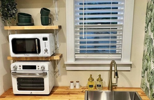 Summerville Historic District Cottage | Quaint cottage in the heart of Summerville.