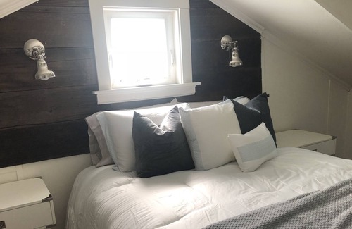 Willow Glen Cottage | Quaint Cottage in Willow Glen
