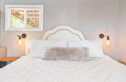 Caldwell Apartment | Quaint cottage near CofI & West Valley Medical
