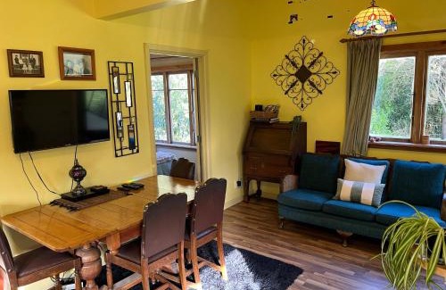 Motueka Valley Apartment | Quaint Country Cottage