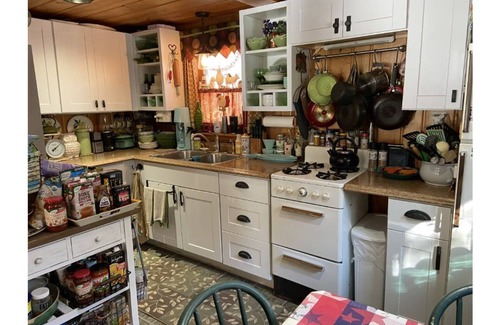 Conover Cottage | Quaint cozy lakeside cottage with eagle’s view of North Twin