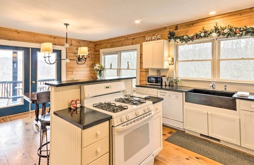 Creston Cabin | Quaint Creston Hideaway w/Mtn Views & Hot Tub!