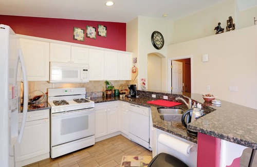 Sparks House | Quaint Cul-De-Sac Home - 14 Miles to Downtown Reno