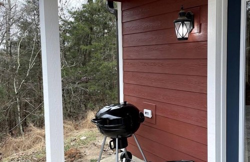 Lexington Cabin | Quaint Cute Cabin Incredible for a Couples Escape in Virginia