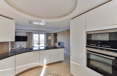 7th Arrondissement Apartment | QUAINT HIGH-FLOOR RETREAT ON QUAI D'ORSAY – EMBRACE THE PARISIAN LIFESTYLE
