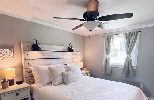 Manchester House | Quaint home in Manchester, TN Oakdale Cottage is a cozy place to rest your head