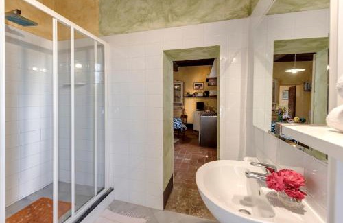 Palazzina House | Quaint house in Murlo with shared pool