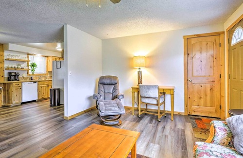 Kellogg House | Quaint Kellogg Home w/ Deck & Mountain Views!