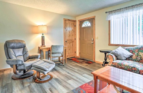 Kellogg House | Quaint Kellogg Home w/ Deck & Mountain Views!