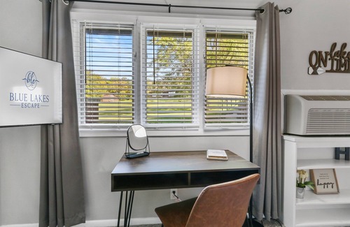 Lake Geneva Condo | Quaint Lake Geneva Retreat! Fireplace! WiFi!