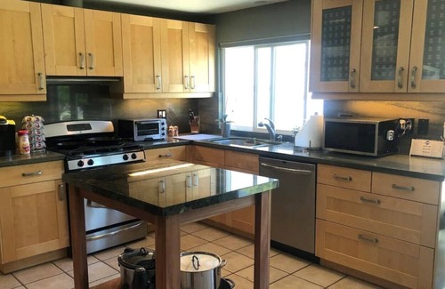 Simi Valley House | Quaint Lovely 2 Bedrooms House-Convenient located