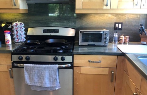 Simi Valley House | Quaint Lovely 2 Bedrooms House-Convenient located