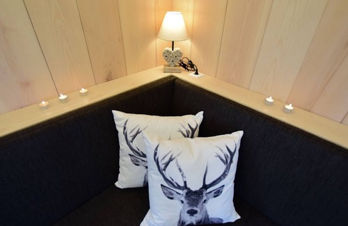 Vielsalm Cottage | Quaint Mobile Home with Sauna in Vielsalm
