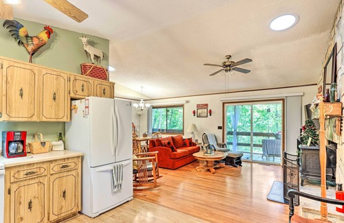 Murphy Cabin | Quaint Murphy Cabin in Serene Wooded Setting!