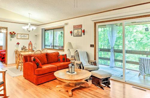 Murphy House | Quaint Murphy Cabin in Serene Wooded Setting!