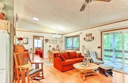 Murphy House | Quaint Murphy Cabin in Serene Wooded Setting!