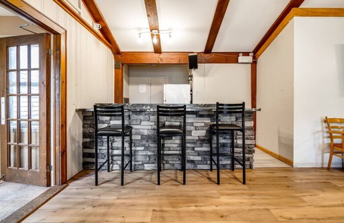 Dwight House | Quaint Muskoka cottage on lakefront - Moorehaven