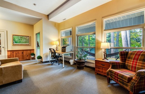 Dwight House | Quaint Muskoka cottage on lakefront - Moorehaven