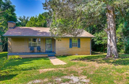 Oxford House | Quaint Oxford Home about 2 Mi to Ole Miss and The Grove!