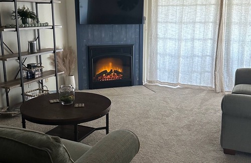 Lake Ozark Condo | Quaint, Quiet, Comfortable Condo in the Heart of Lake Ozark, Missouri