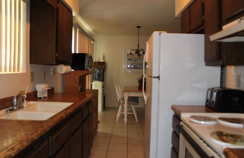 Lake Havasu City House | Quaint, relaxing home stocked with the basic essentials for a comfortable stay.