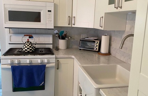 Cape May House | Quaint, renovated victorian twin, 3 blocks from beach and close to everything!