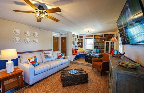 Milford House | Quaint Room in Milford: A Sweet Escape for Familie