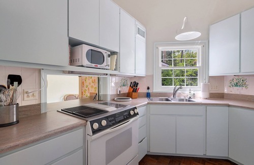 Sea Island House | Quaint Sea Island Cottage, w/Pool, 4 Bedroom, Recently Renovated + Decorated