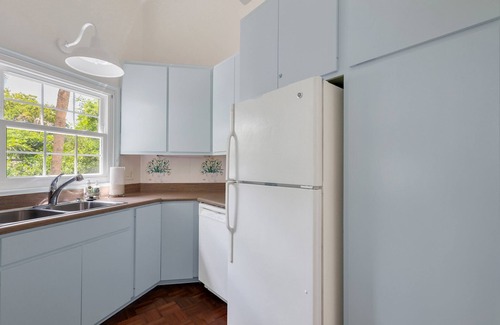 Sea Island House | Quaint Sea Island Cottage, w/Pool, 4 Bedroom, Recently Renovated + Decorated