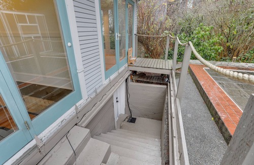 Old Ballard Apartment | Quaint Studio w/Sauna: 5 Mi to Space Needle