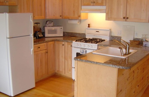 Manset Cabin | Quaint Waterfront Cabin - perfect for two