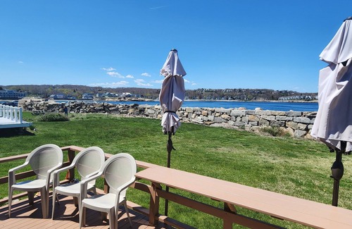 Rockport Cottage | Quaint Waterfront Cottage