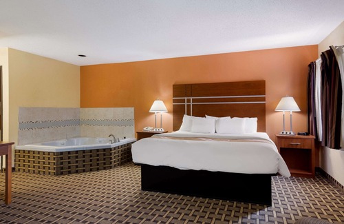 Ashland Hotel | Quality Inn Ashland East